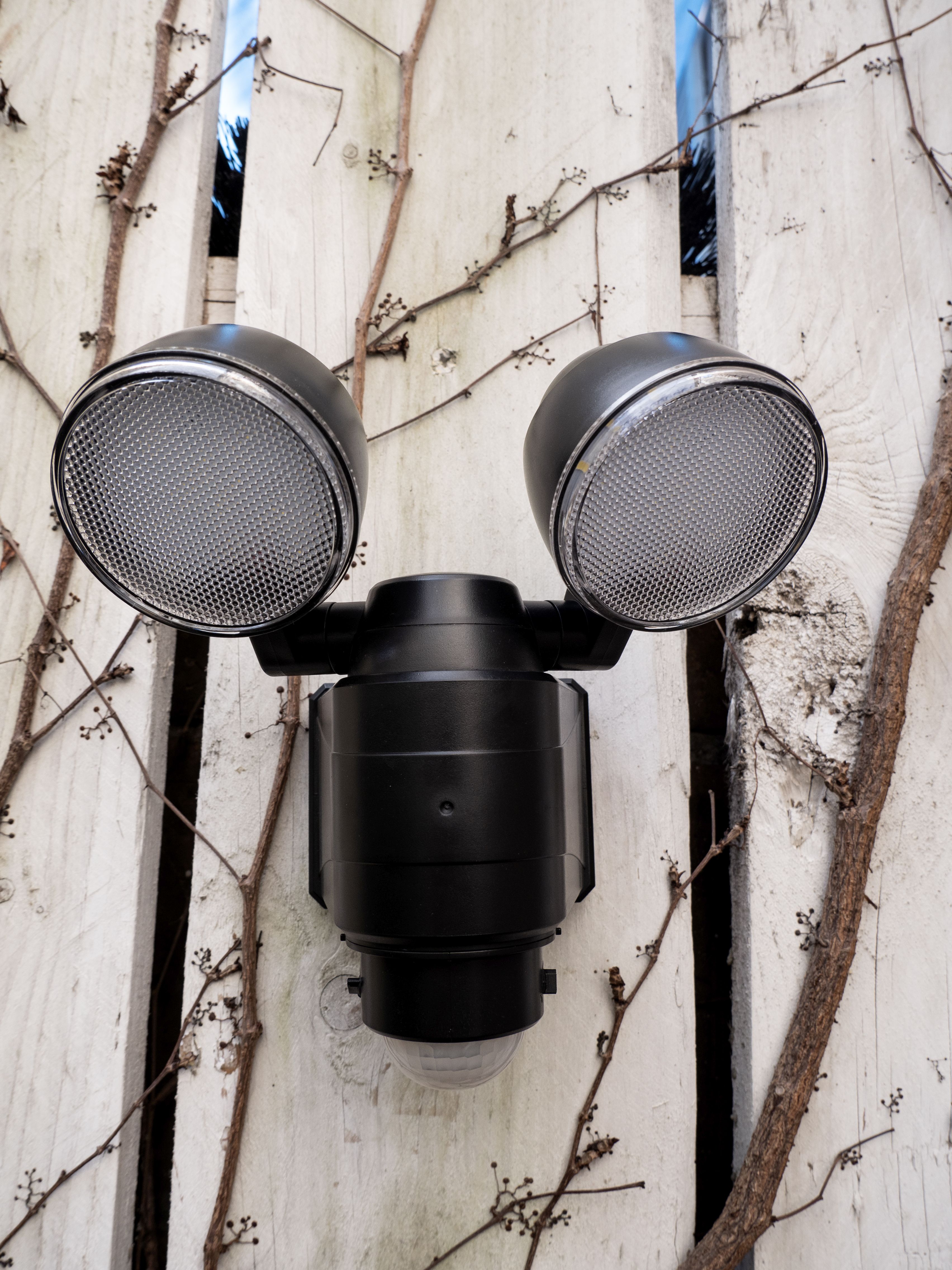 PROYECTOR SOLAR 2 FOCOS DE.MOV 700LM IP44 XANLITE EG-PRS700D